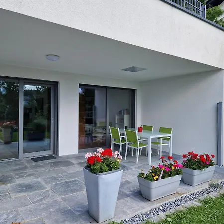 Comfy Plaza Apartment Aurolzmunster Exterior photo